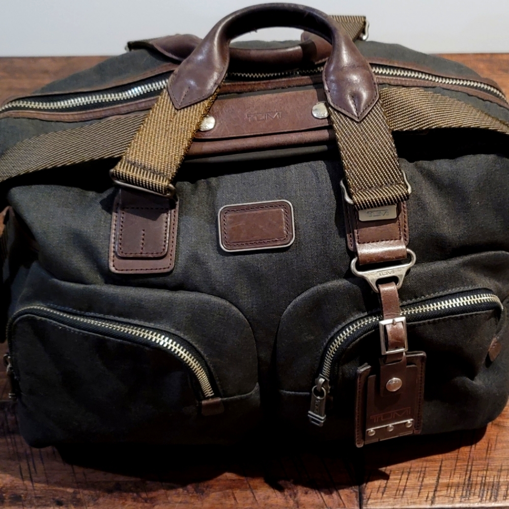 Tumi Alpha Bravo Everett Essential Tote (Duffel) Anthracite